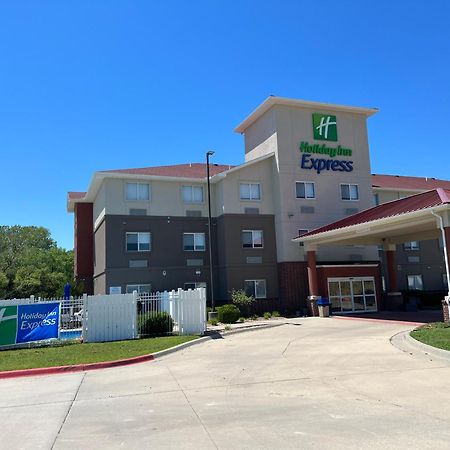 Holiday Inn Express - Wichita North - Park City By Ihg Εξωτερικό φωτογραφία