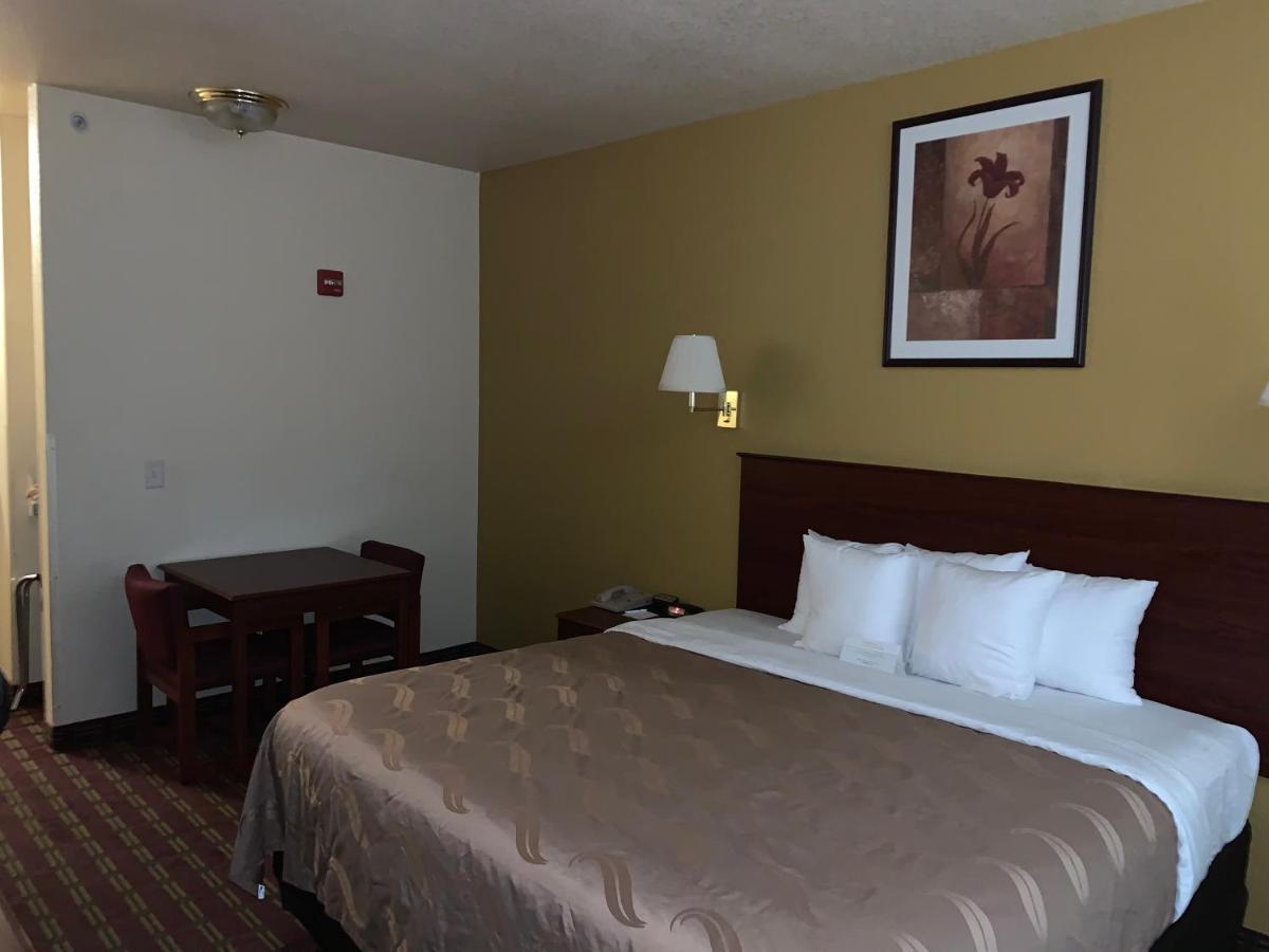 Holiday Inn Express - Wichita North - Park City By Ihg Εξωτερικό φωτογραφία